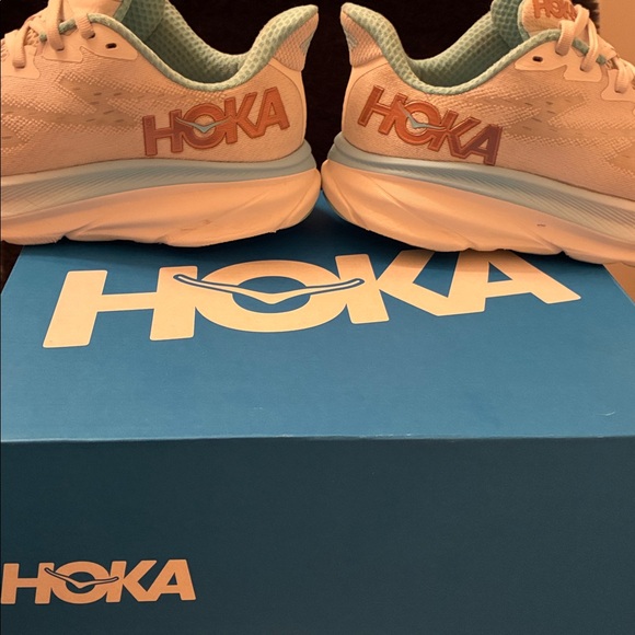HOKA CLIFTON 9 - WHITE AND LIGHT BLUE - with BOX - Picture 15 of 15